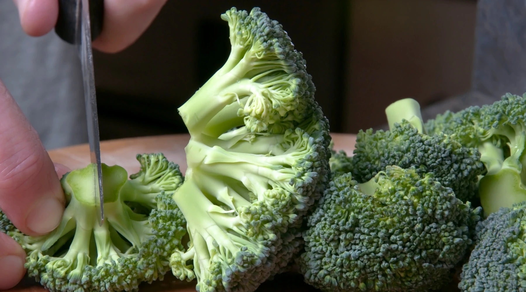 QUE FAIRE AVEC LES TIGES DE BROCOLI ? VOICI 3 RECETTES FACILES