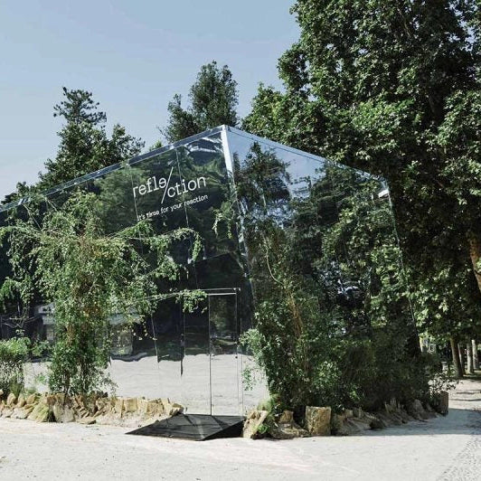 Installation Reflection du Groupe Orsero à Milan, structure miroir au Parco Sempione