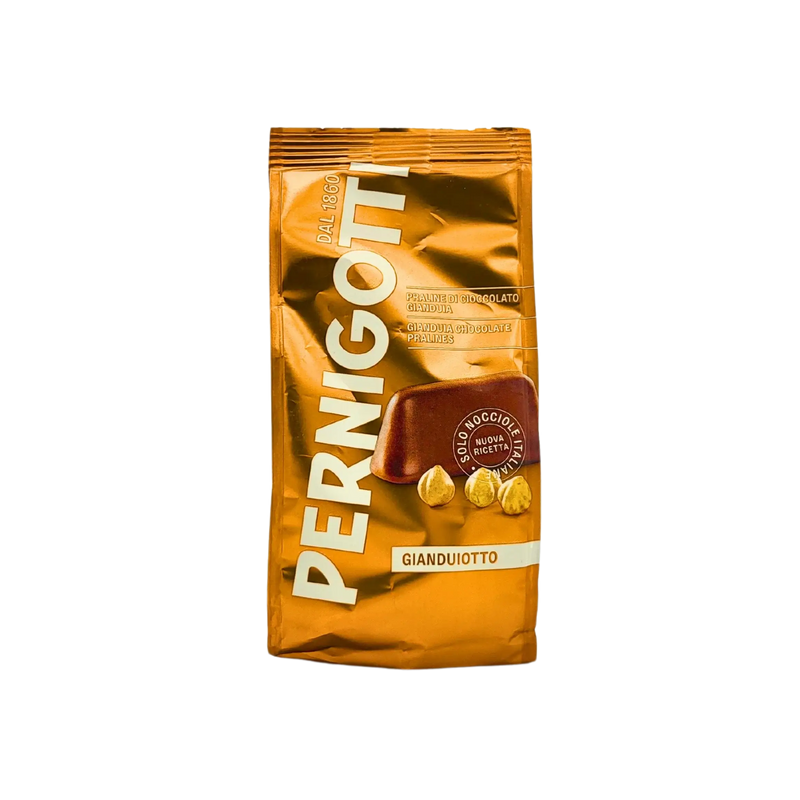Chocolats pralinés Pernigotti Gianduiotto dans un emballage doré, parfaits pour une gourmandise de choix et un accompagnement de café.