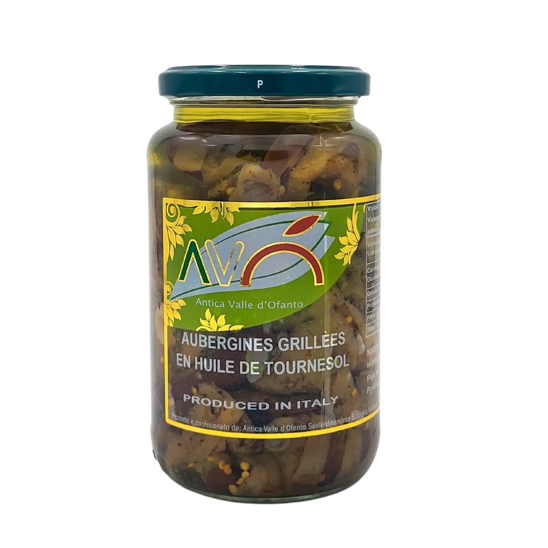 Pot de 550 g d’aubergines grillées en huile de tournesol, produit par Antica Valle d'Ofanto, avec des morceaux d'aubergines marinées et des épices visibles.