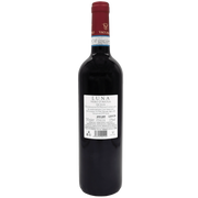 Bouteille de vin rouge Luna d'Avola 75cl, étiquette blanche avec classique design italien.