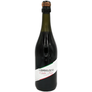 Bouteille de Lambrusco Emilia Rosso Amabile, vin pétillant italien avec étiquette distinctive.