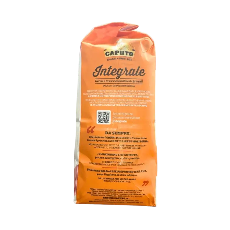 Côté du paquet de farine intégrale italienne Caputo 5kg avec texte explicatif sur le choix des grains, la mouture immédiate et l’absence d’additifs, garantissant une farine de qualité professionnelle.