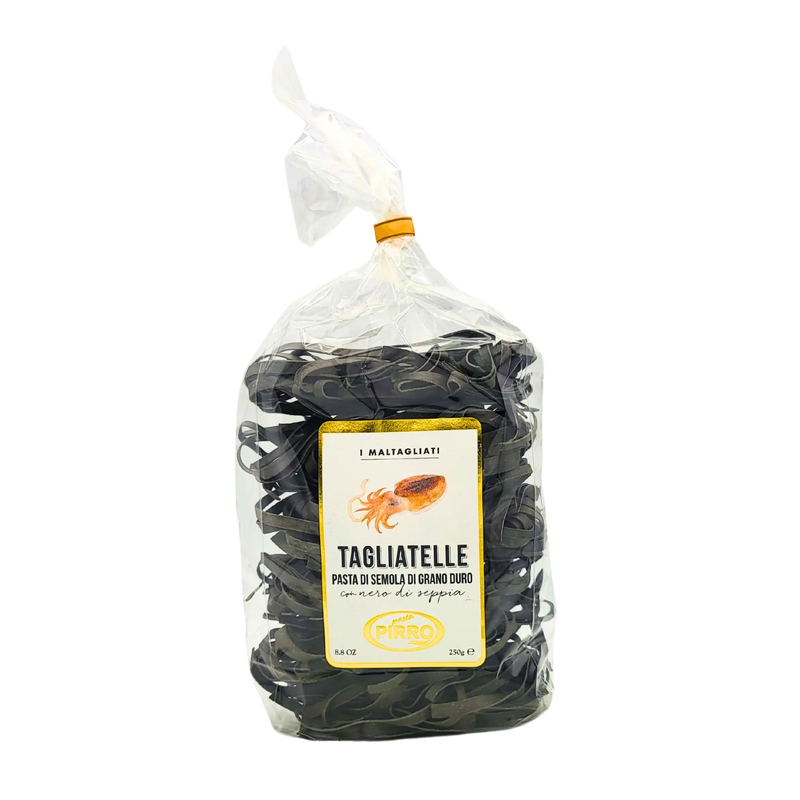 Tagliatelle à l'encre de seiche - Pasta di Semola de 250g - Face avant avec un emballage transparent, montrant des pâtes italiennes artisanales.
