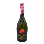 Bouteille de Bottega Petalo Il Vino dell'Amore Moscato 75cl, ornée d'une rose rose, pour les occasions romantiques.