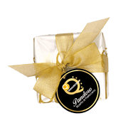 Pandoro au levain naturel Q Maiuscola emballé à la main avec ruban doré, 1kg, dessert de Noël traditionnel parfumé à la vanille.